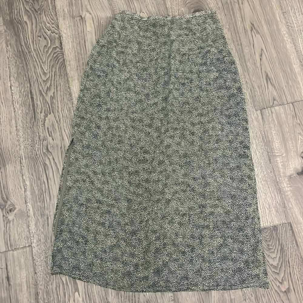 Kathie Lee Collection Gray Skirt with Slits
